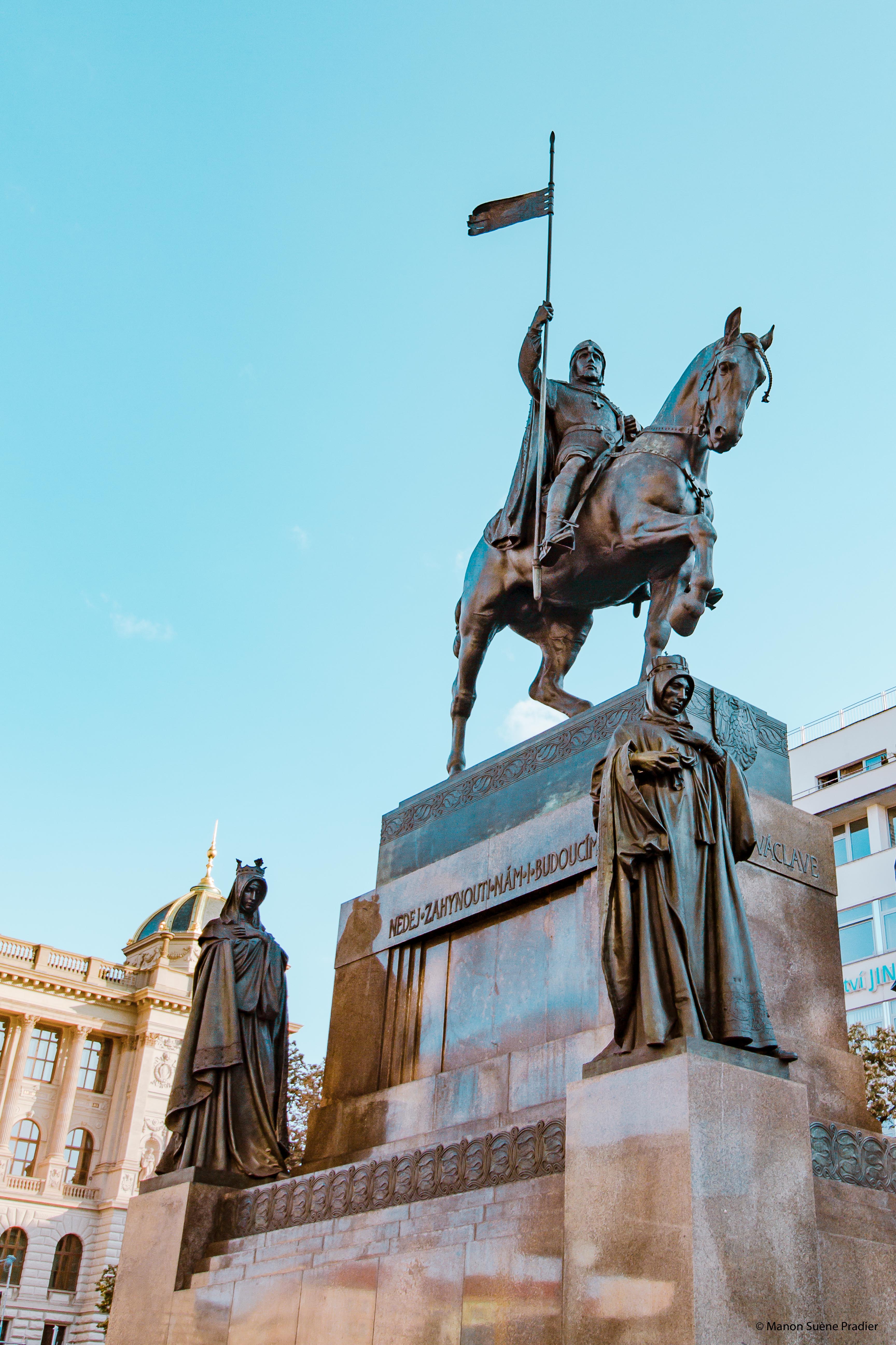 prague bucket list manon suene pradier