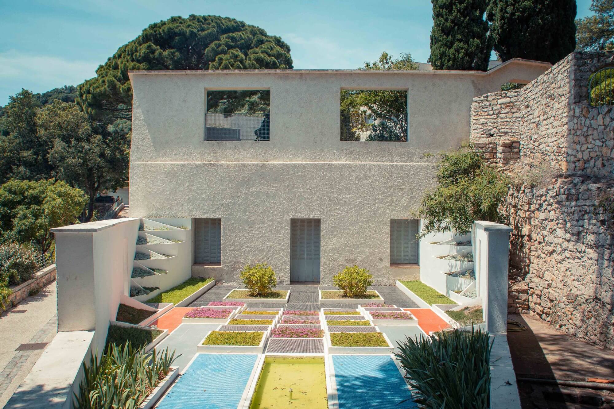 que-faire-a-hyeres-rue-des-arts-villa-noailles